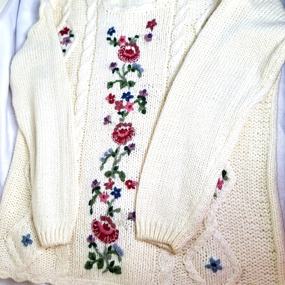 Bobbie Brooks Sweaters - Bobbie Brooks hand knitted, cottage core, granny core 55% Ramie sweater.